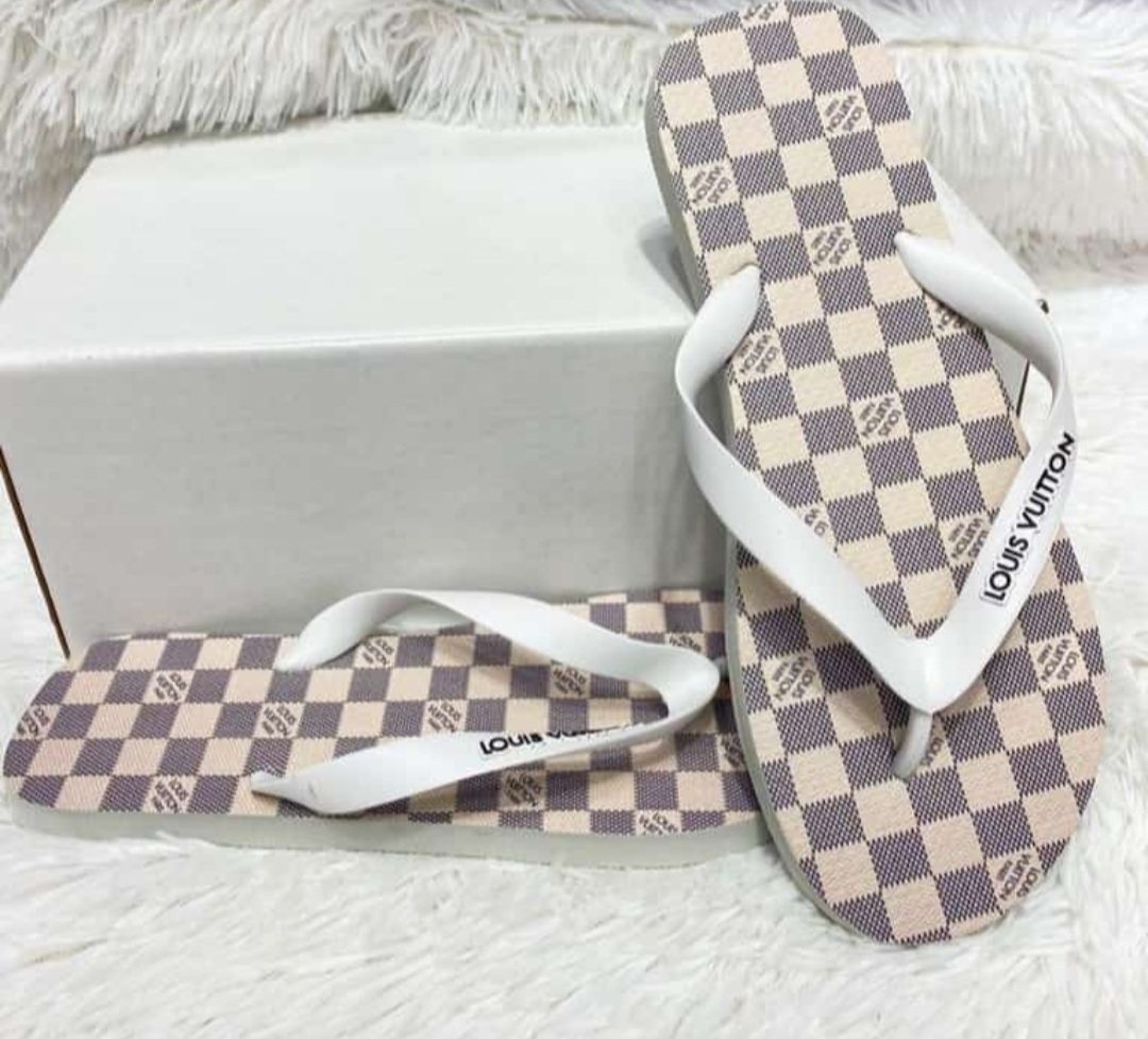 Chinelo Louis Vuitton 