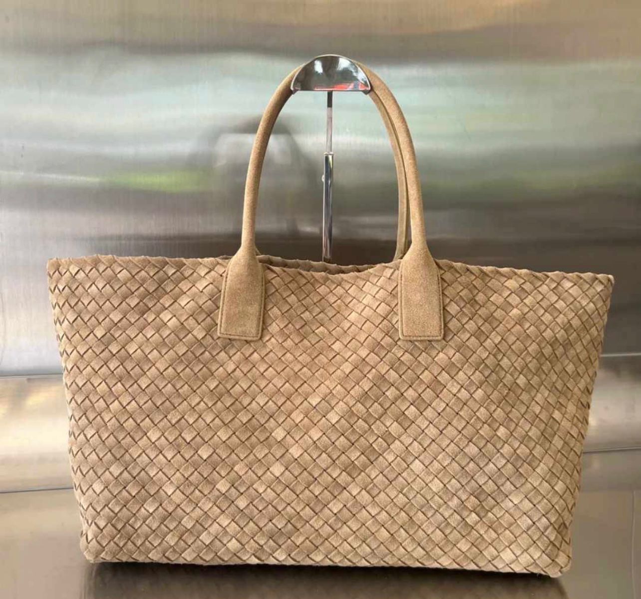 Bolsa Bottega de camurça 