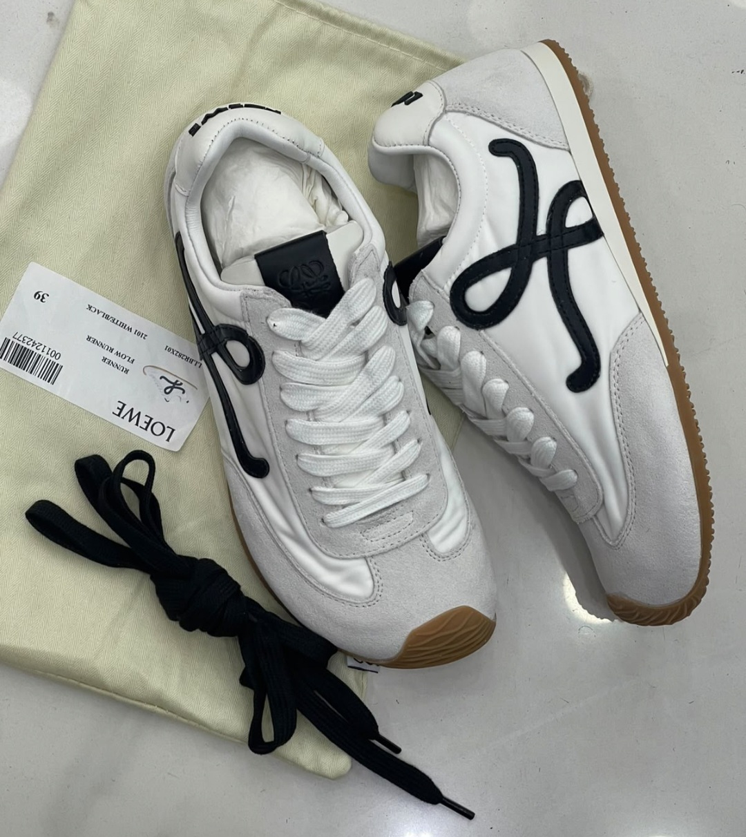 Tenis Loewe branco 