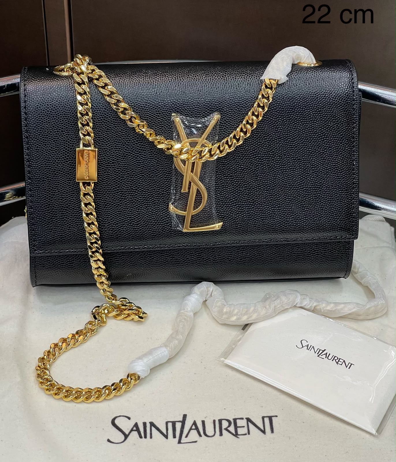 Bolsa YSL preta com dourado