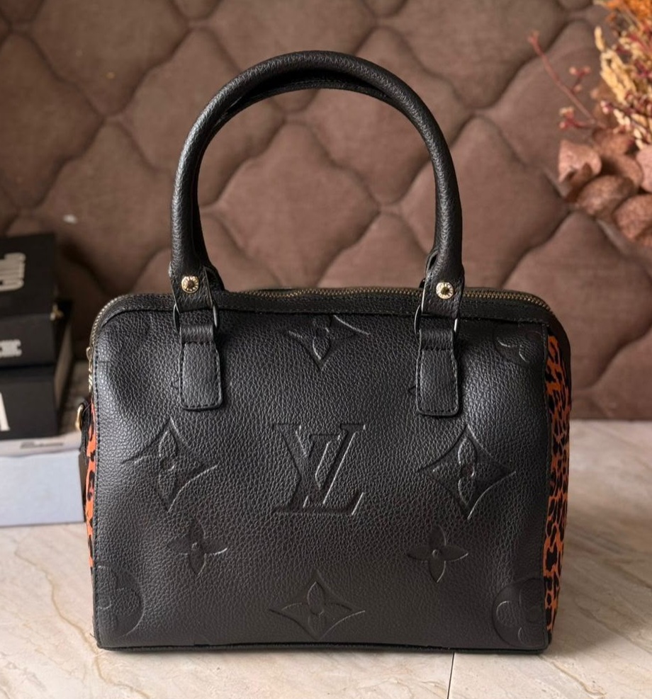 Bolsa Louis Vuitton Onthego preta